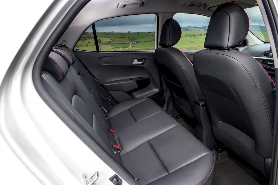 Интерьер Kia Picanto GT Line 2017 года  (UK) (фото 92 из 92)